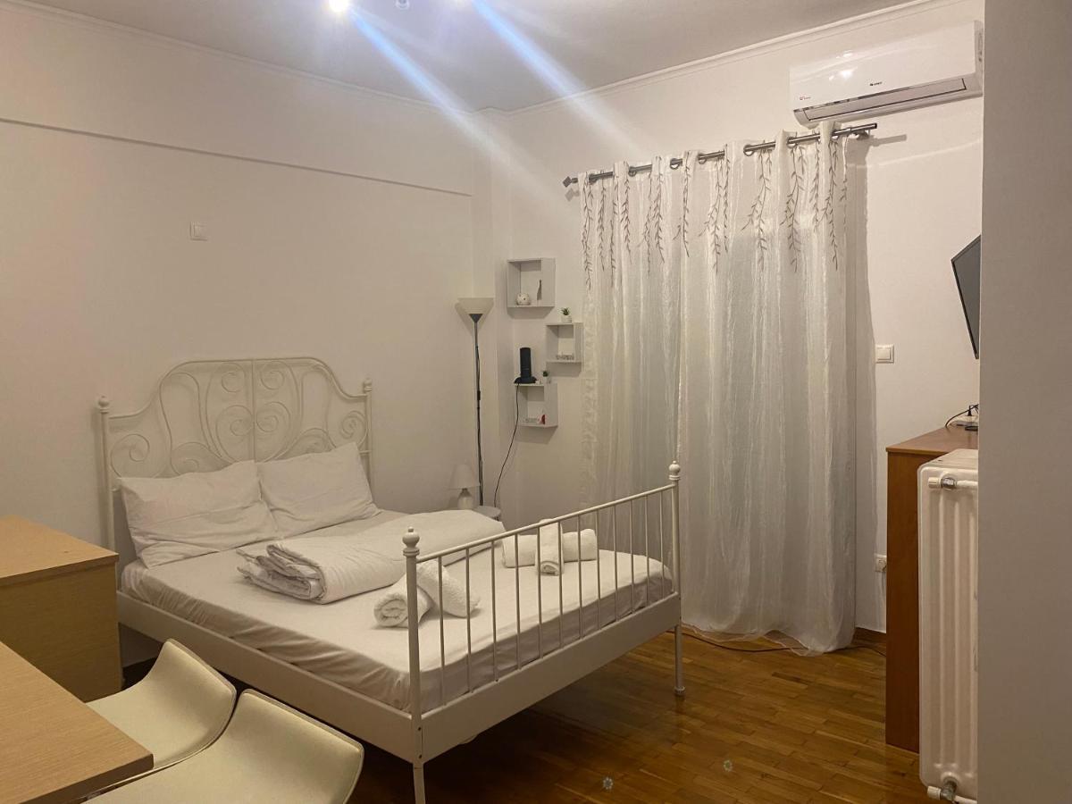 אתונה Modern, Ideally Located Studio Apartment מראה חיצוני תמונה